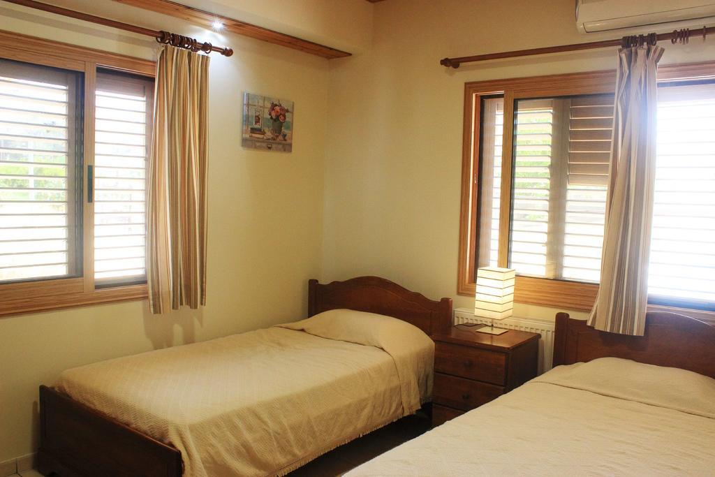 Villa Majestic Agia Marina  Dış mekan fotoğraf