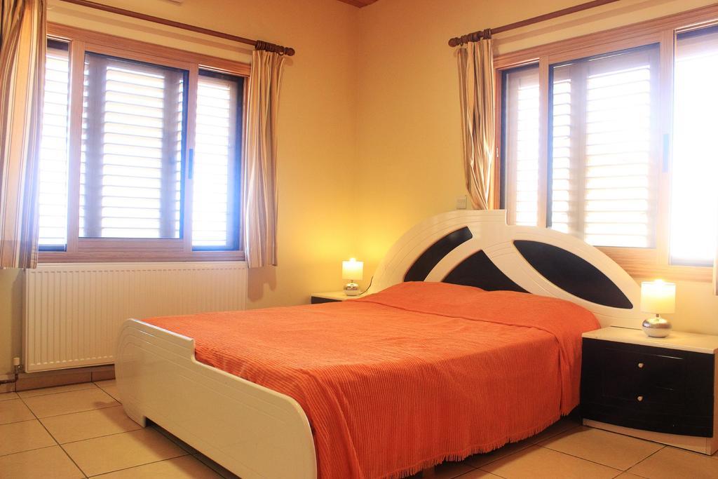 Villa Majestic Agia Marina  Dış mekan fotoğraf