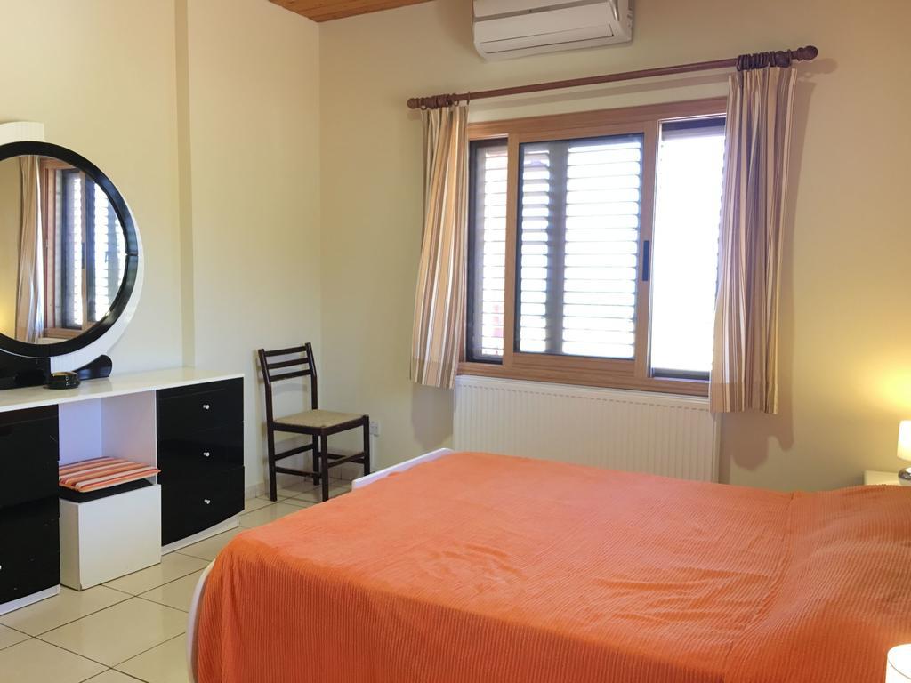 Villa Majestic Agia Marina  Dış mekan fotoğraf