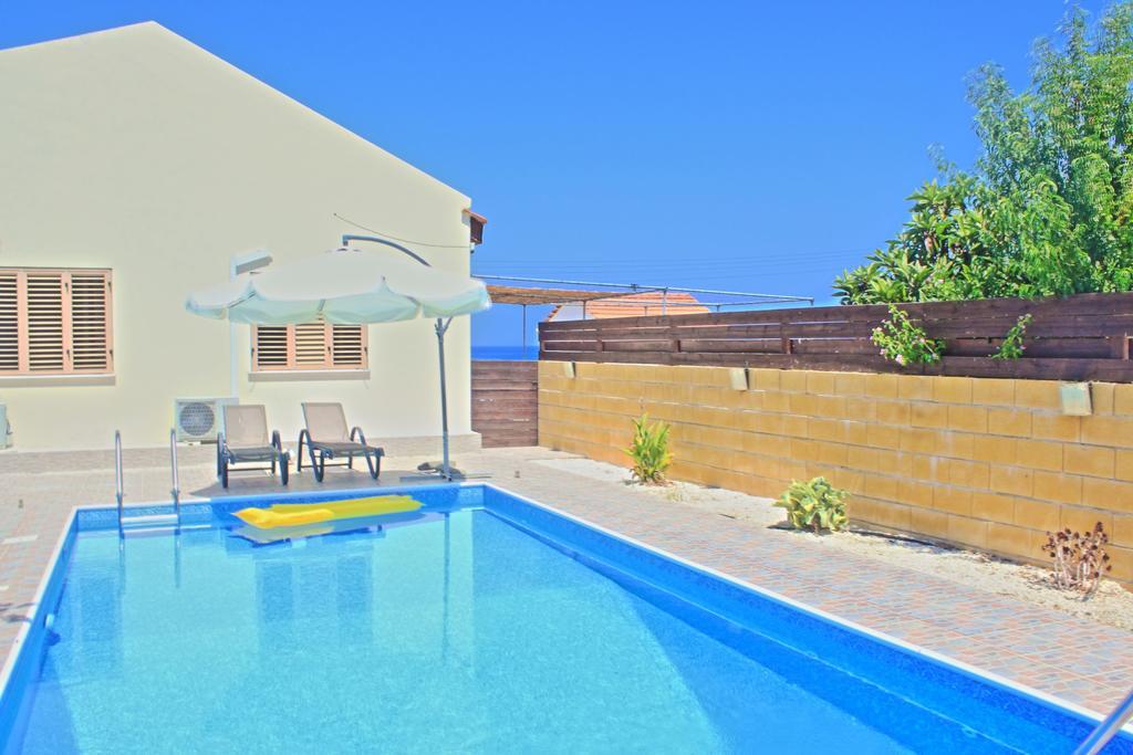 Villa Majestic Agia Marina  Dış mekan fotoğraf
